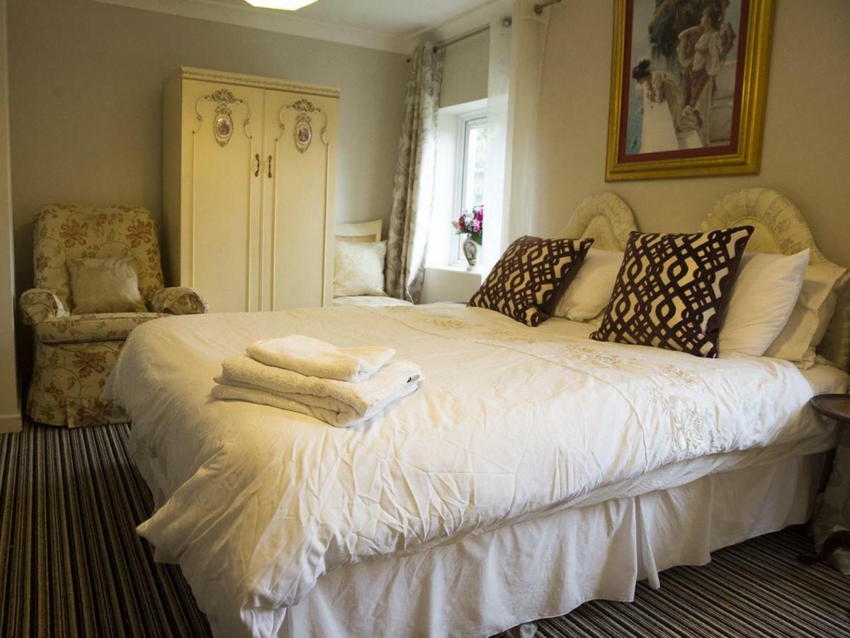 Oyo Vale Lodge Windsor Zewnętrze zdjęcie