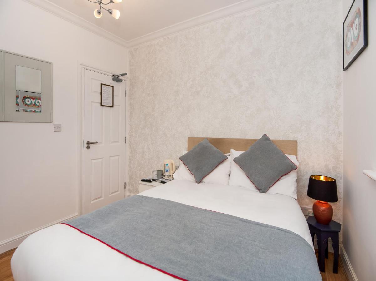 Oyo Vale Lodge Windsor Zewnętrze zdjęcie