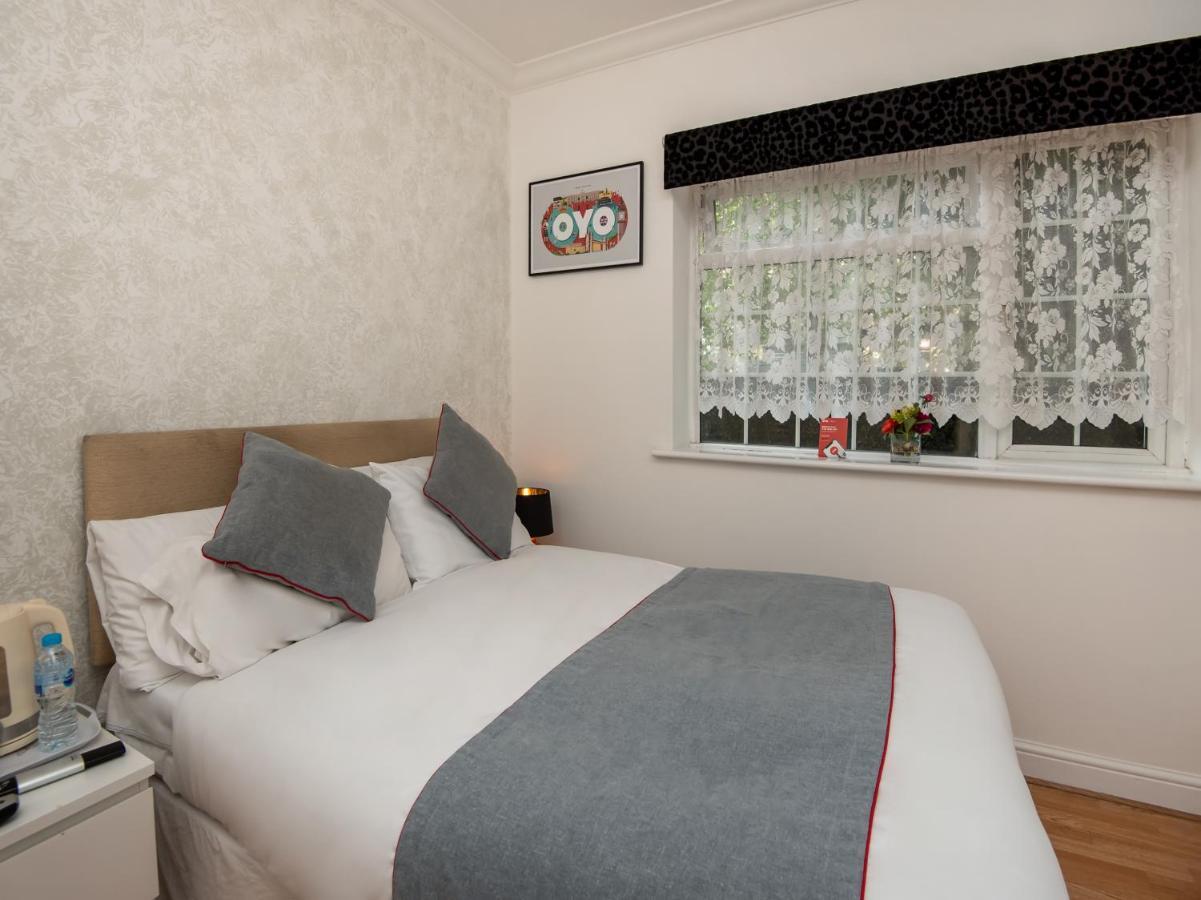Oyo Vale Lodge Windsor Zewnętrze zdjęcie