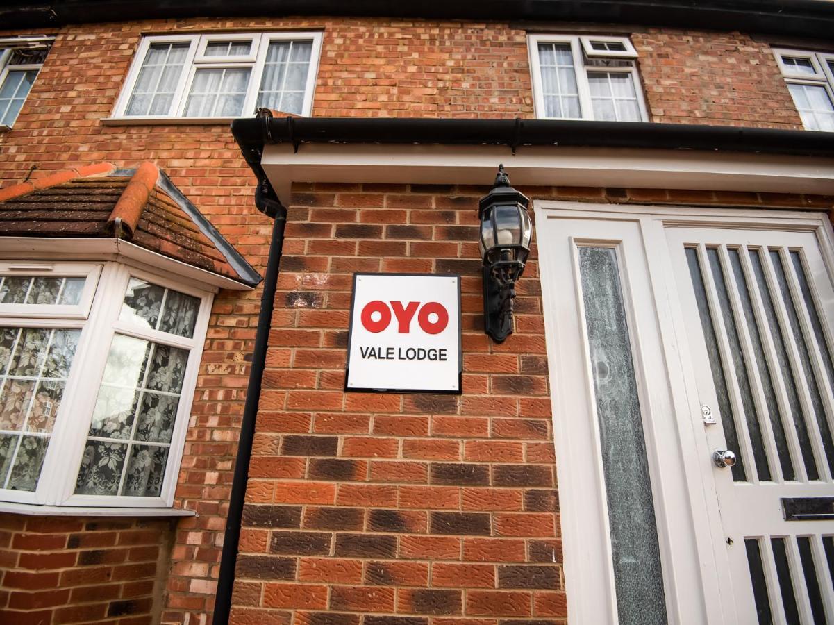 Oyo Vale Lodge Windsor Zewnętrze zdjęcie