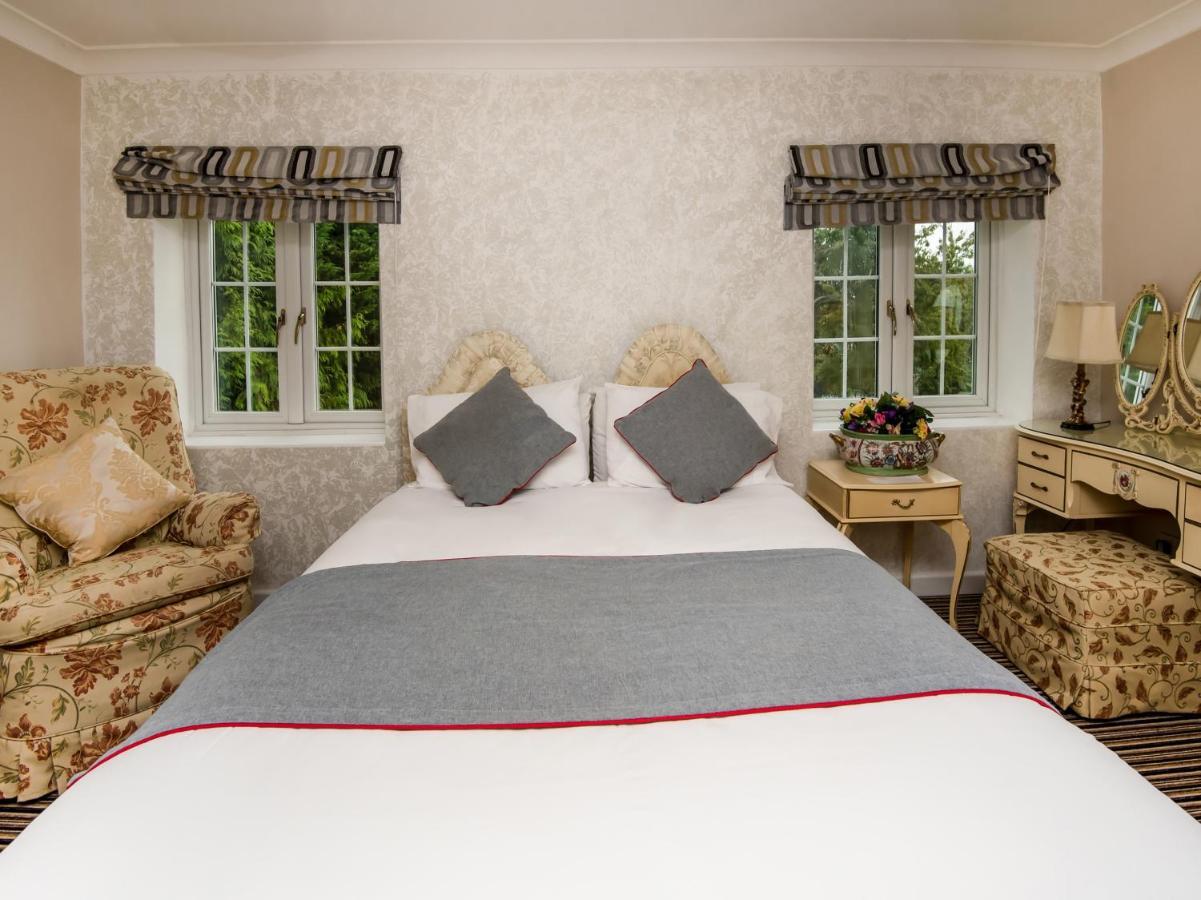 Oyo Vale Lodge Windsor Zewnętrze zdjęcie