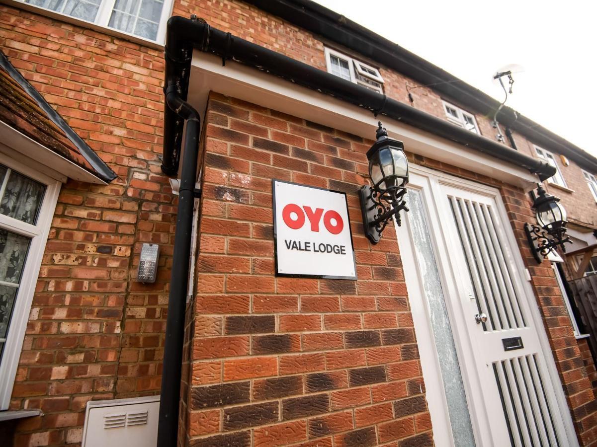 Oyo Vale Lodge Windsor Zewnętrze zdjęcie