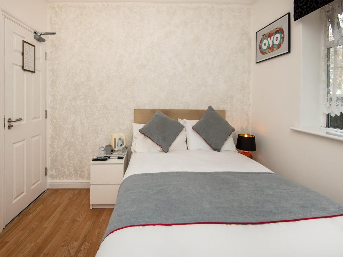 Oyo Vale Lodge Windsor Zewnętrze zdjęcie