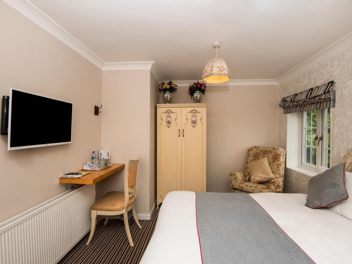 Oyo Vale Lodge Windsor Zewnętrze zdjęcie