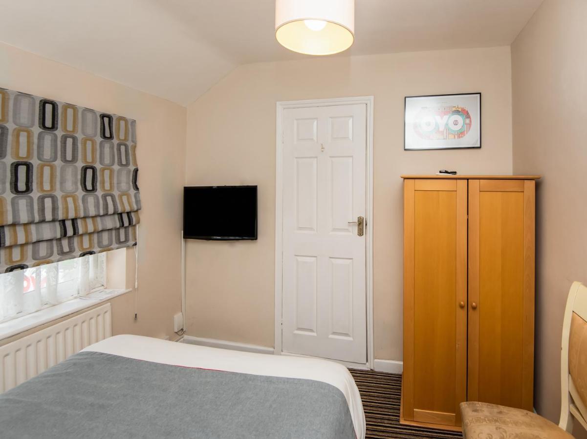 Oyo Vale Lodge Windsor Zewnętrze zdjęcie