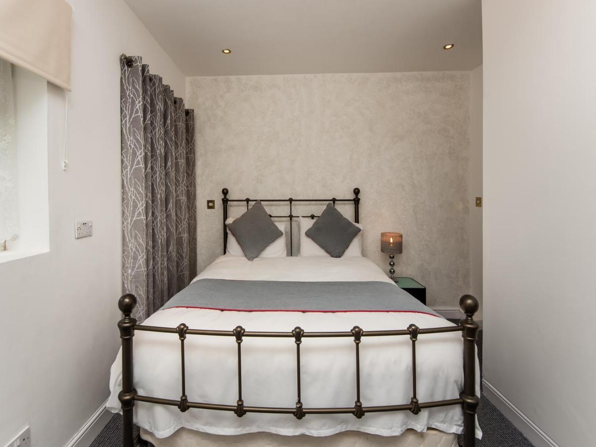 Oyo Vale Lodge Windsor Zewnętrze zdjęcie