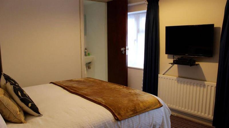 Oyo Vale Lodge Windsor Zewnętrze zdjęcie