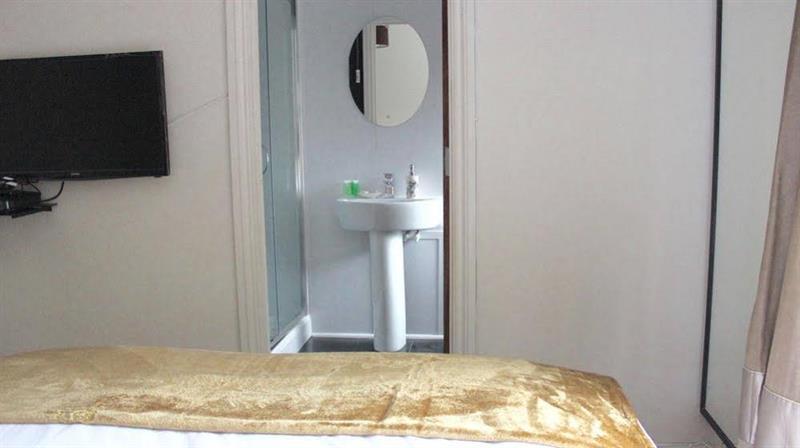 Oyo Vale Lodge Windsor Zewnętrze zdjęcie